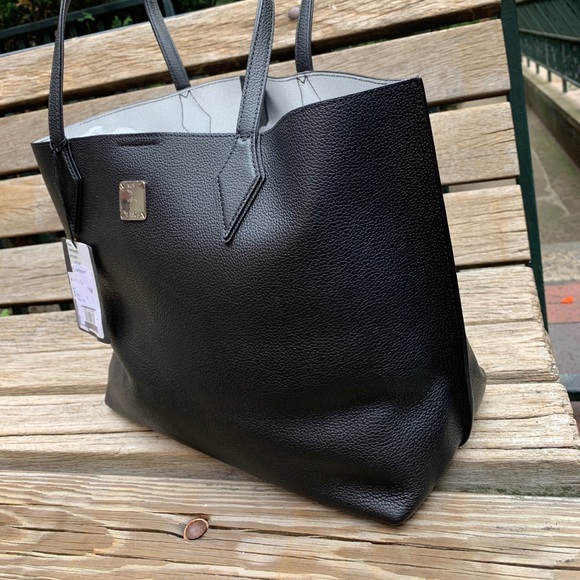 ⛔️SOLD⛔️Authentic MCM two tone Leather tote - Picture 7 of 10